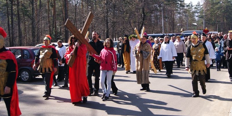 Droga Krzyżowa w Foluszu Droga Krzyżowa w Foluszu