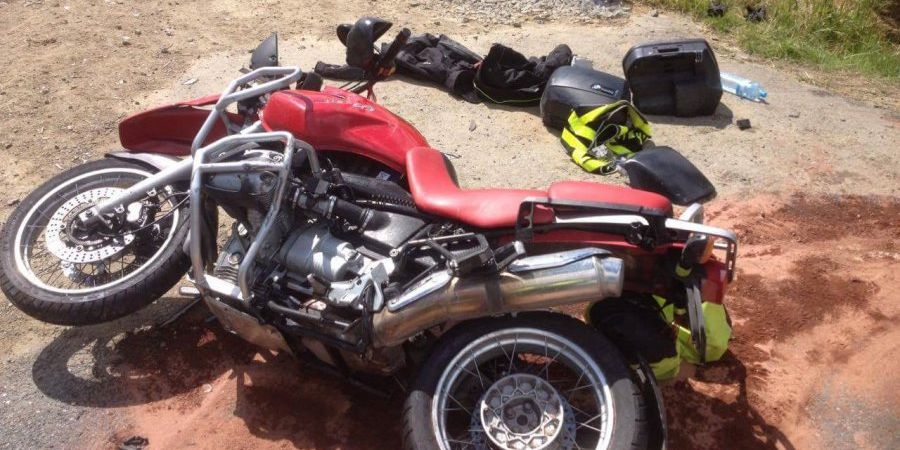 Zderzenie motocyklisty z ciężarówką Zderzenie motocyklisty z ciężarówką