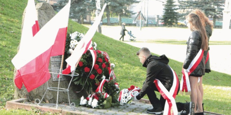 11 LISTOPADA NARODOWE ŚWIĘTO NIEPODLEGŁOŚCI 11 LISTOPADA NARODOWE ŚWIĘTO NIEPODLEGŁOŚCI