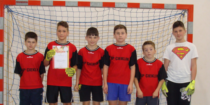 GMINNY TURNIEJ PIŁKI HALOWEJ GMINNY TURNIEJ PIŁKI HALOWEJ