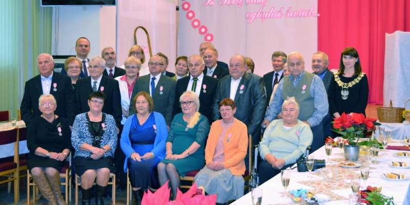 Jubileusz 50-lecia pożycia małżeńskiego 15 par małżeńskich z terenu gminy Dębowiec Jubileusz 50-lecia pożycia małżeńskiego 15 par małżeńskich z terenu gminy Dębowiec