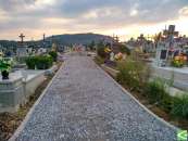 Ruszyła budowa alejek na cmentarzu parafialnym w Cieklinie