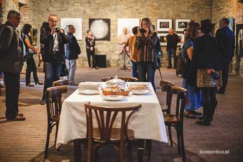 GENERÁCIA V NOVEJ INTIMITE - Kasztel w Szymbarku GENERÁCIA V NOVEJ INTIMITE - Kasztel w Szymbarku